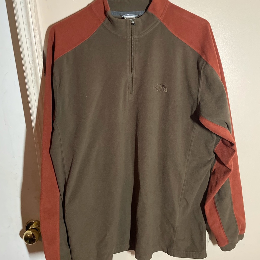 North face 1/2 zip up